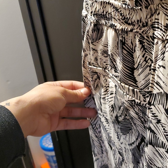 Banana Republic Spaghetti Strap Jumper - Picture 14 of 17